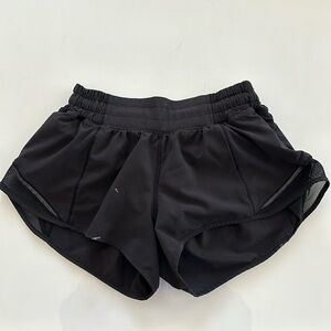 Lululemon 2.5” LR Hotty Hot Shorts